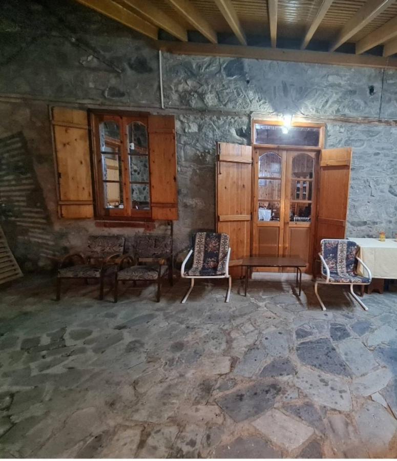 Elpiniki'S Old House Villa Kalopanajótisz Kültér fotó