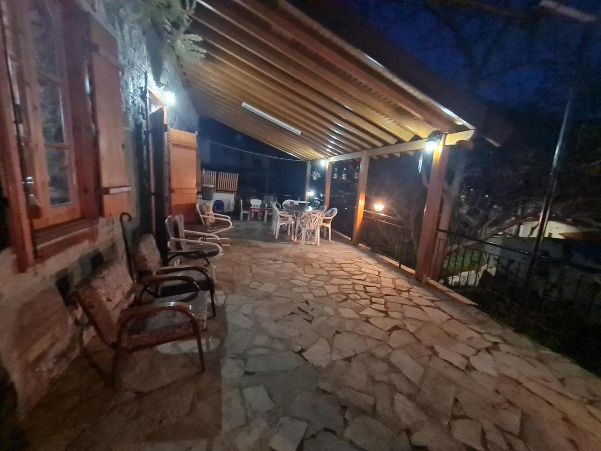 Elpiniki'S Old House Villa Kalopanajótisz Kültér fotó
