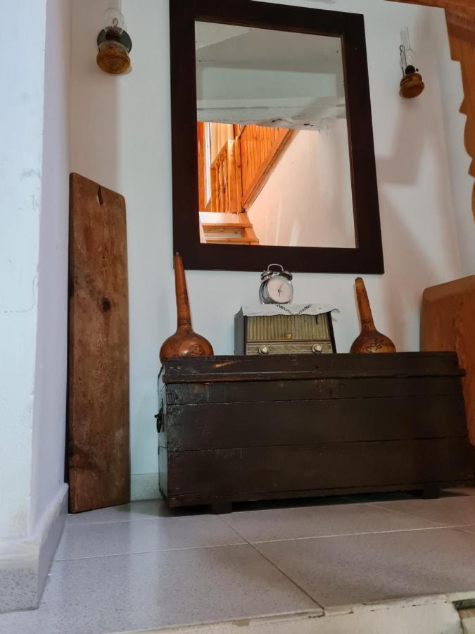 Elpiniki'S Old House Villa Kalopanajótisz Kültér fotó