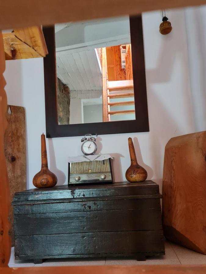 Elpiniki'S Old House Villa Kalopanajótisz Kültér fotó